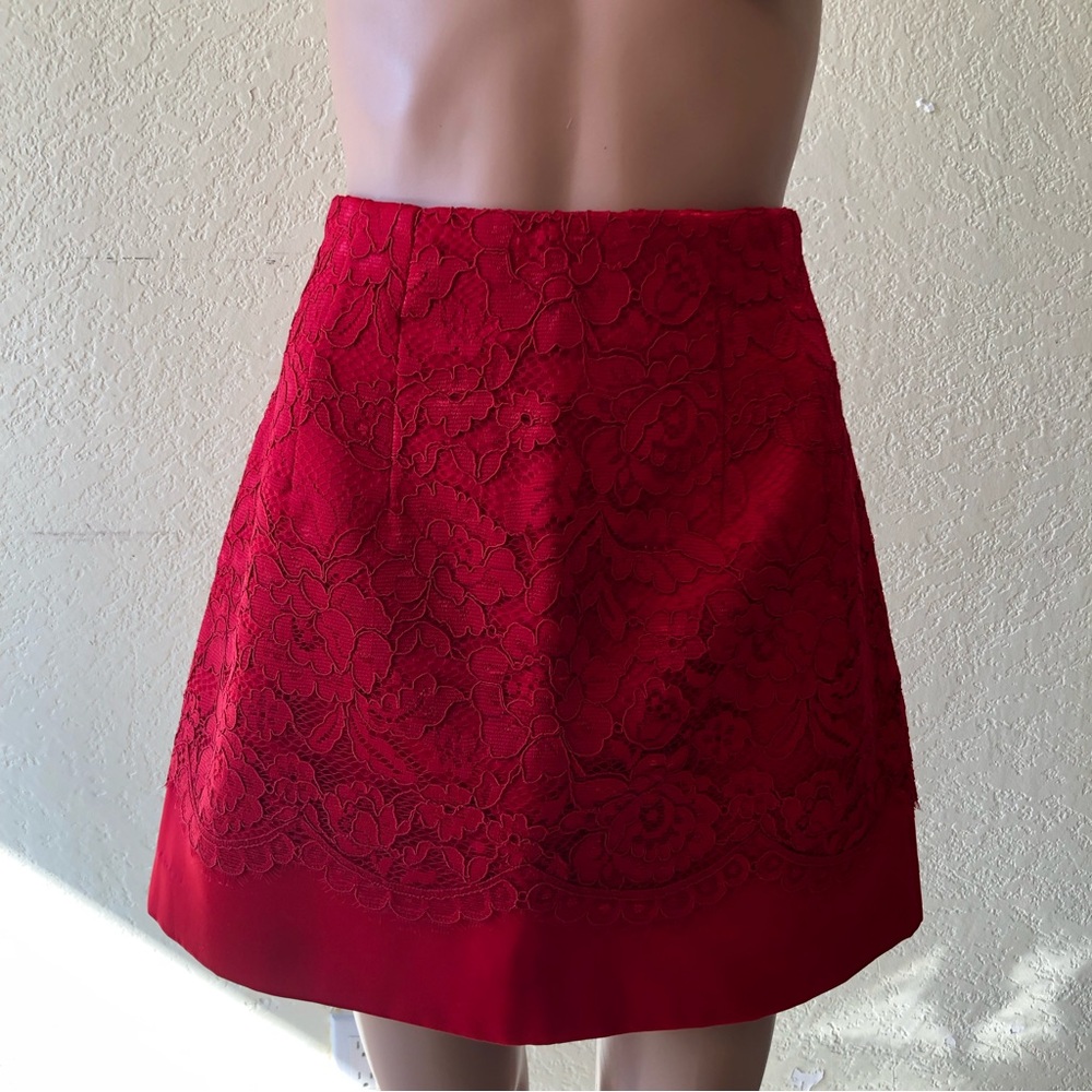 H & M Red Laced Floral A-Line Mini Skirt Women’s Size 8 Fully- Zippered Back